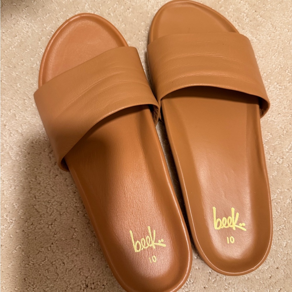 Beek Women's Brown Slide Sandals